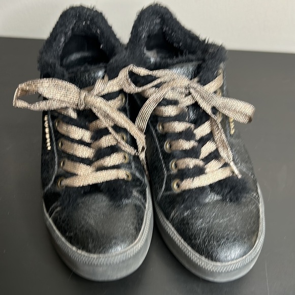 Bugatti Kelli Faux Fur-Lined Platform Sneakers Black w Gold Details Size 6.5 - Picture 5 of 12